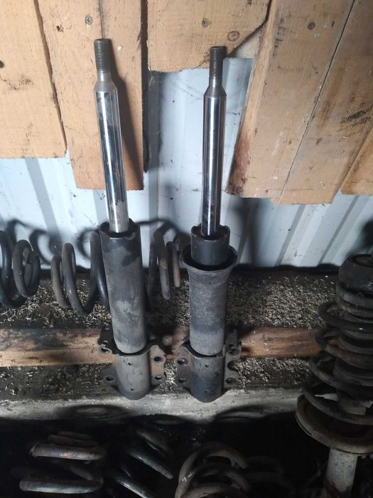 Амортизатори передні Мерседес Спрінтер 901-903