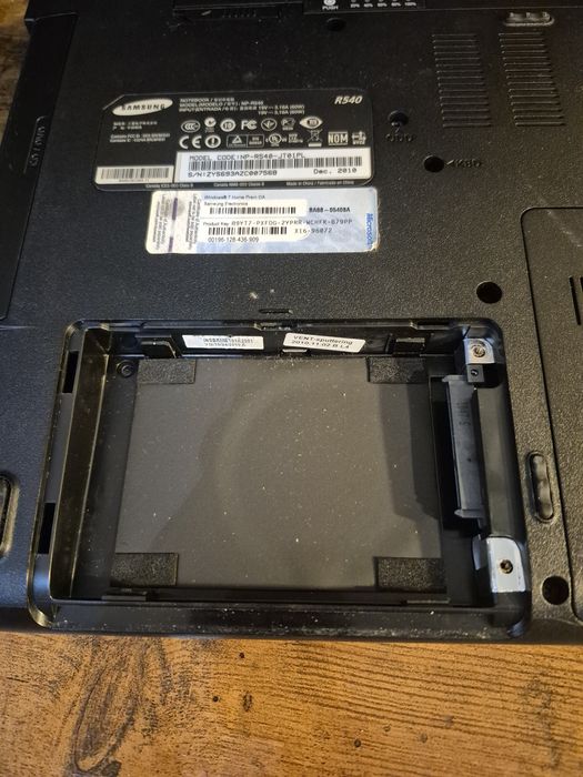 Laptop Samsung NP-R540
Laptop Samsung NP-R540