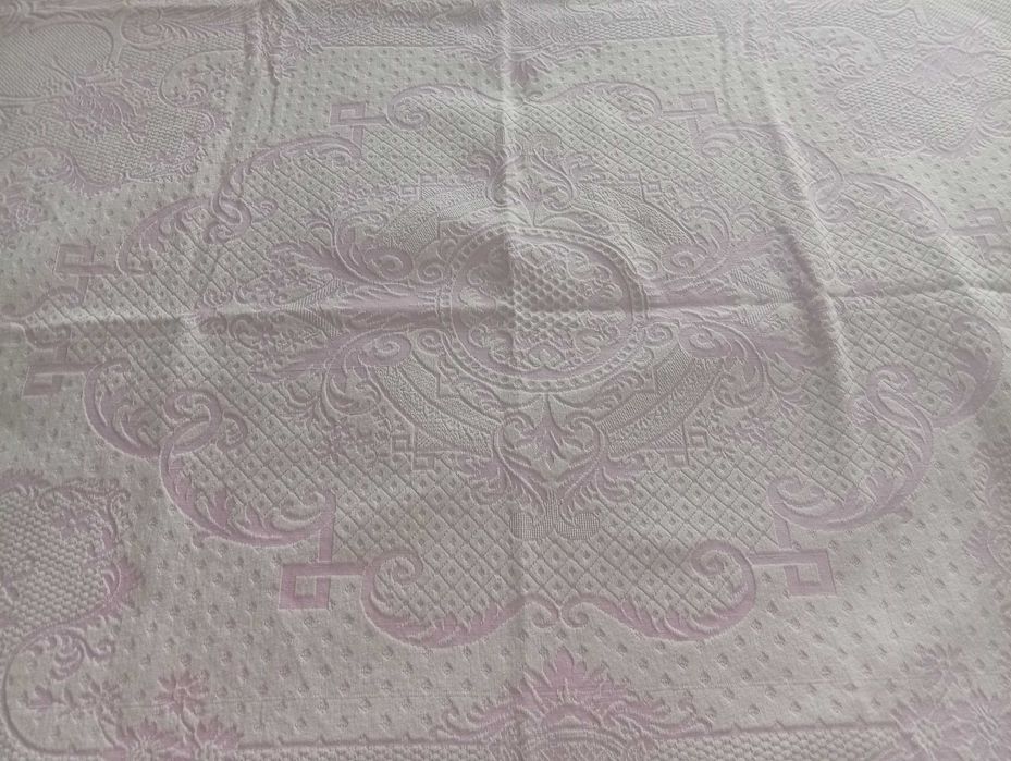 Colcha vintage, padrão damasco, muito antiga