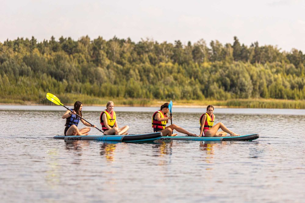 Domki w lesie nad jeziorem | Nocleg | Mrówki | Aktywna majówka 2026