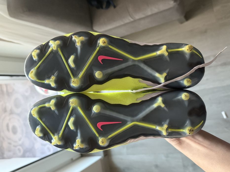 Бутси Nike Phantom (оригінал)42 р. (26,5 см)
