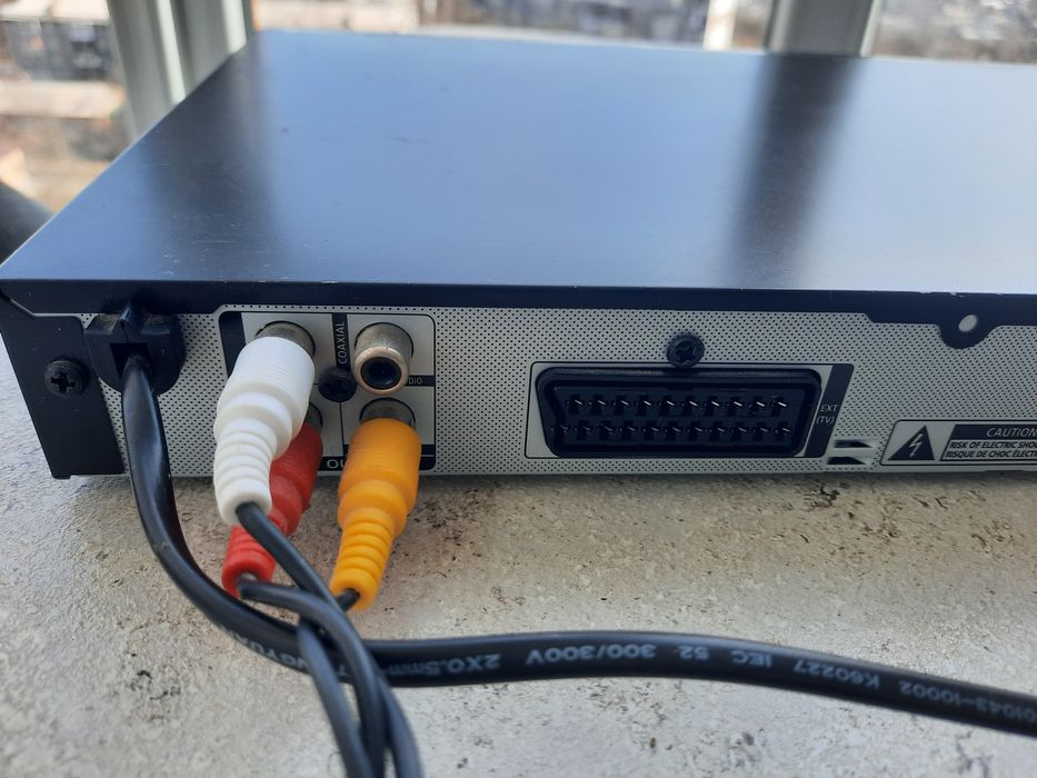 Продам лазерный DVD плеер Samsung с USB и караоке