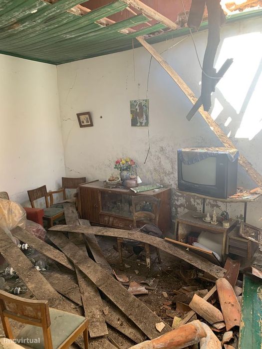Ruína de Moradia com Potencial de Reconstrução em Poços de Baixo, Frei