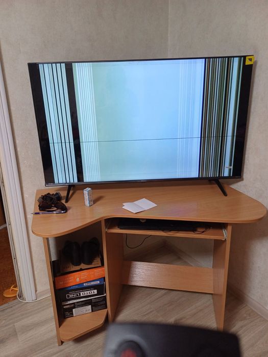 Продам телевизор Hisense на запчасти