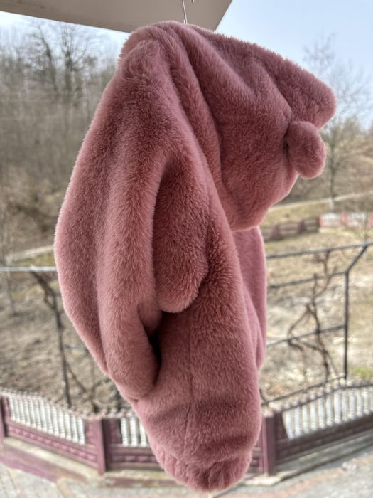 Шубка 86 р  ,мякенька ,гарна ,тепла з вушками