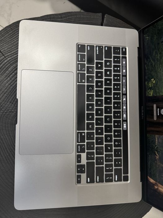 MacBook Pro 16" A2141 i9 16GB 1TB SSD Radeon Pro 5500M #2514