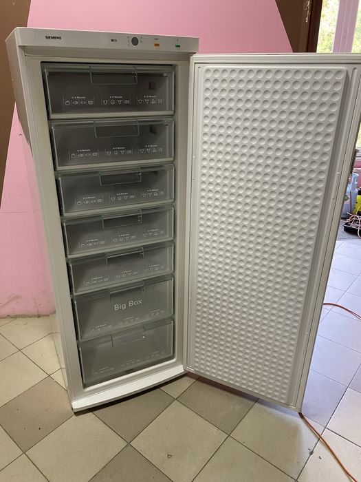 Морозильная камера SIEMENS FD8207