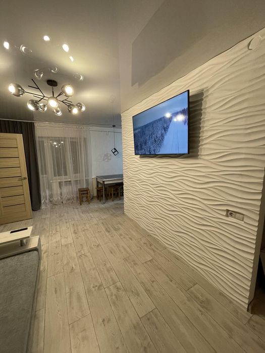 Здається 2-кімнатна квартира студія з кондиционером