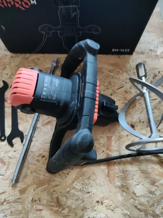 Міксер будівельний Дніпро М . 142 S.