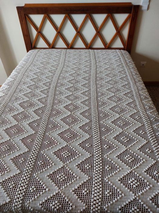 Manta feita em crochet