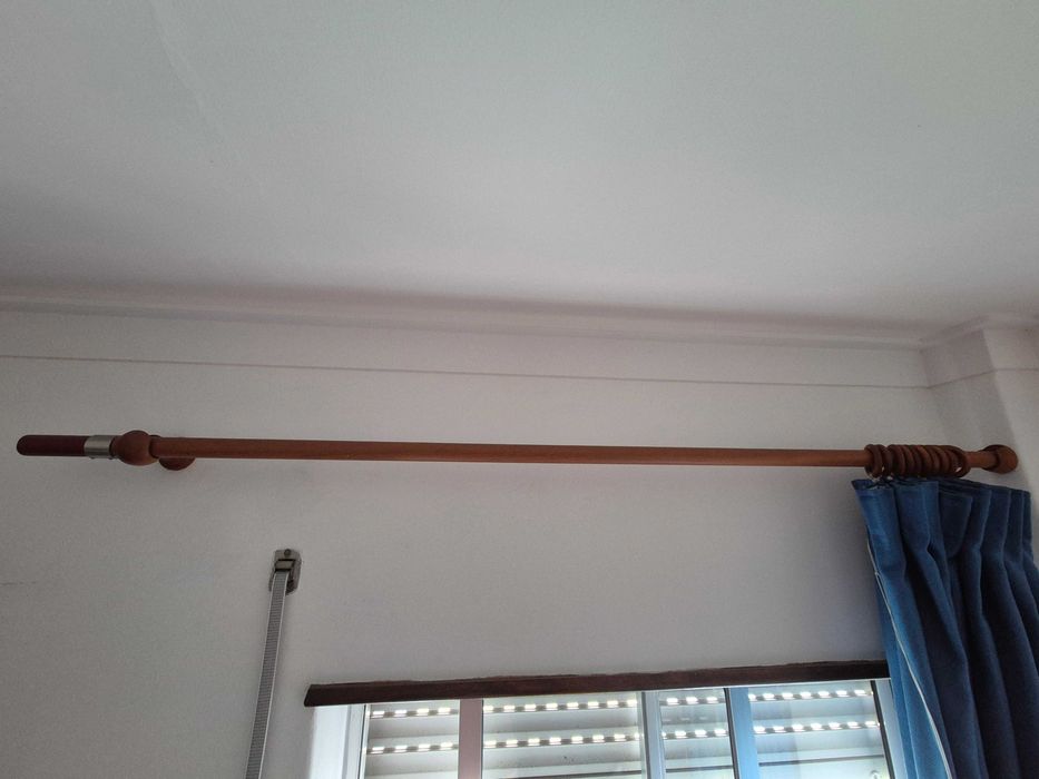 Varão em madeira, kit completo, bom estado