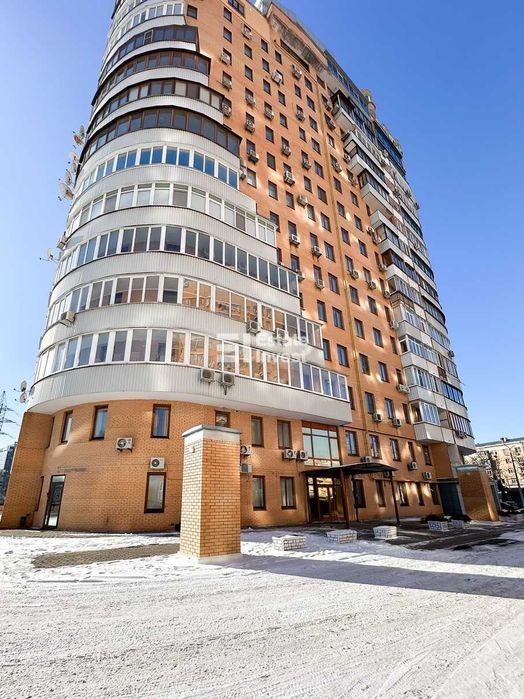 Продам 3 кімн. квартиру в новобудові на вул. Отакара Яроша, 22