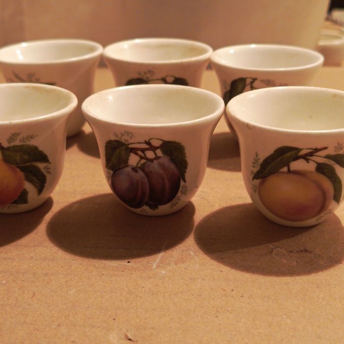 Kieliszki porcelanowe  Fine Bone china typu naparstki