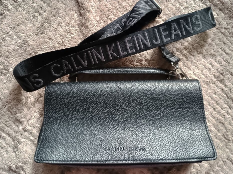 Жіноча сумка крос -боді Calvin Klein Jeans