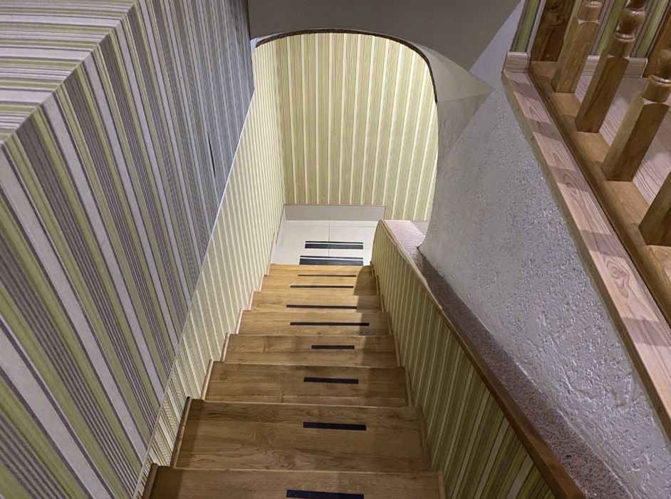 Оренда 3-кім квартири особнякового типу в центрі м.Стрий