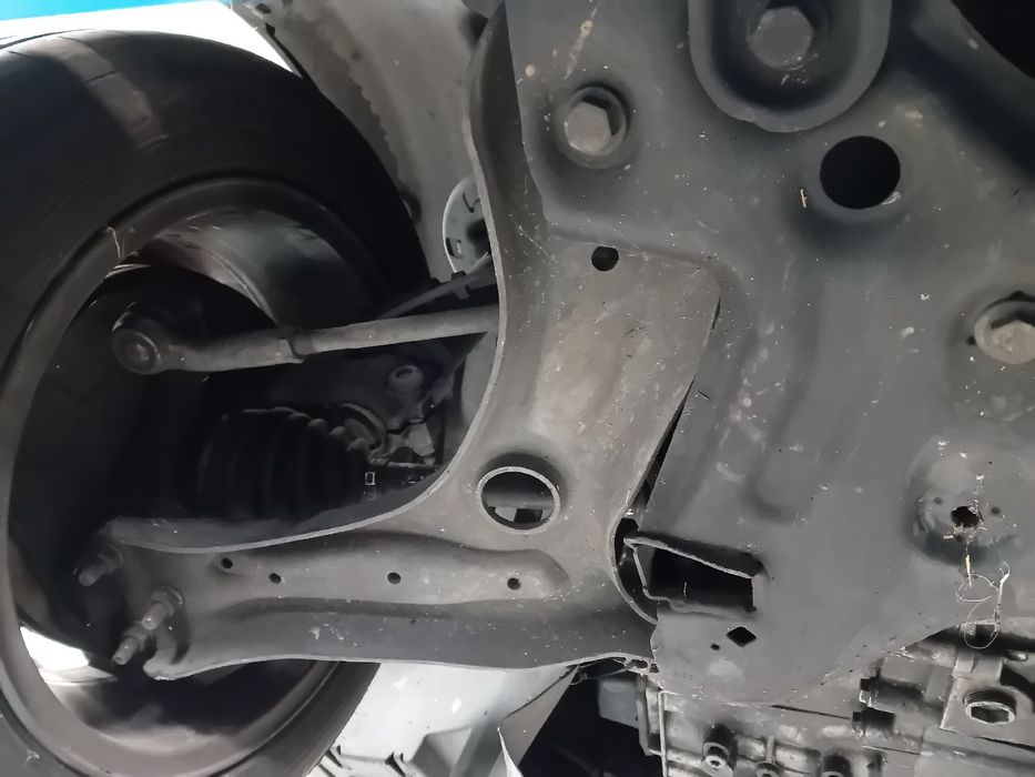 Braço de suspensão frente esquerdo SKODA Rapid Liftback (NH3)