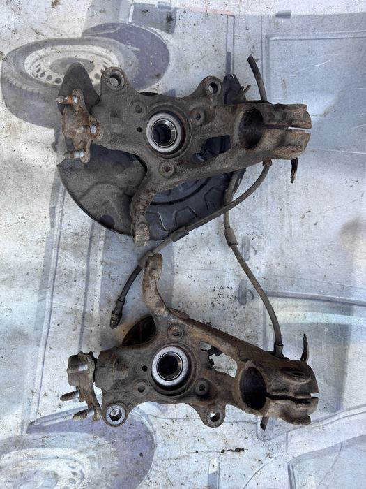 Цапфа golf 7 поворотний кулак гольф 7 ступиця