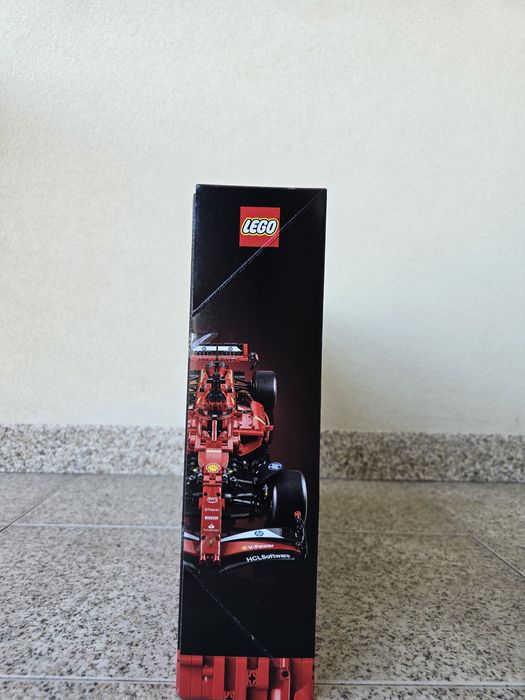 LEGO 42207 - Ferrari SF 24 F1 car