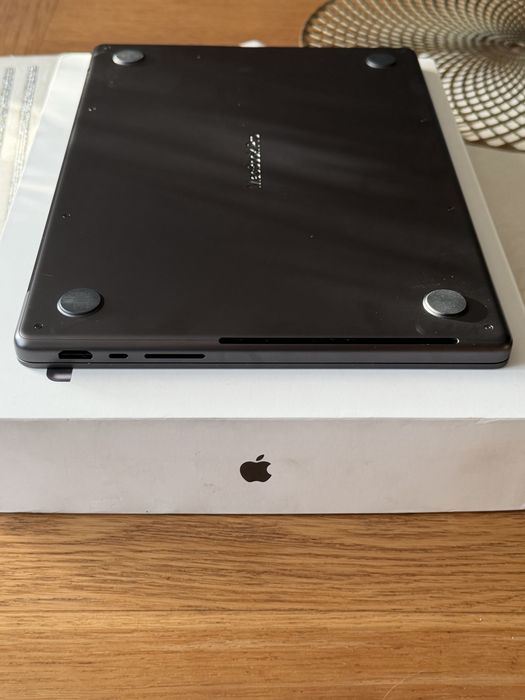 Macbook pro m3 pro 18GB USZKODZONY