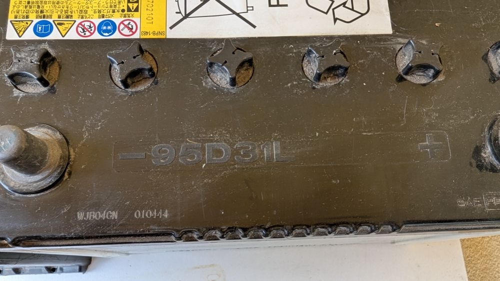 2 akumulatory samochodowe