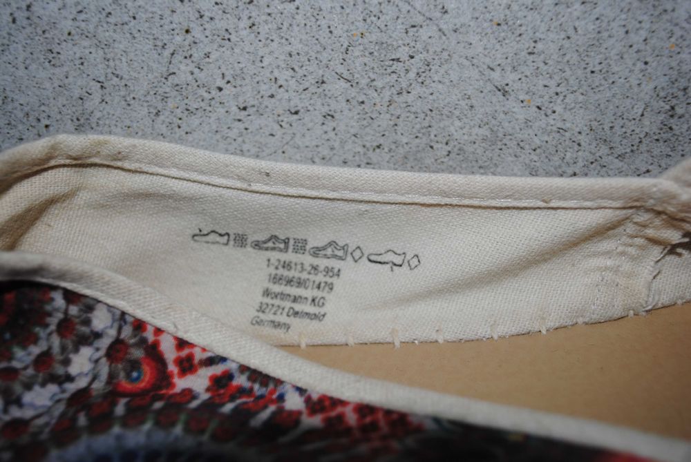 Espadryle mokasyny firmy TAMARIS roz 40 stan BDB