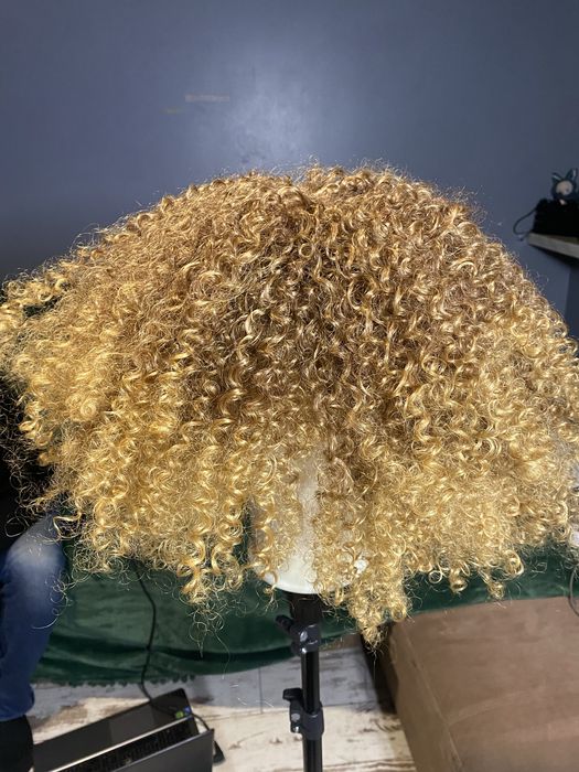 Nowa peruka afro