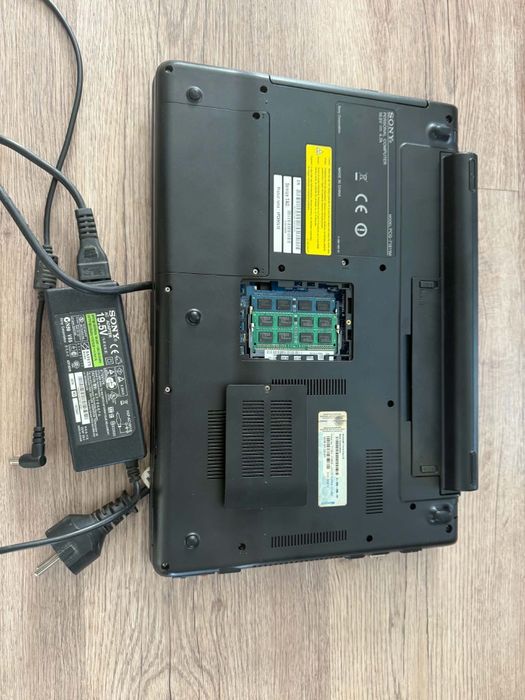 Laptop Sony Vaio VPCEH3L1E