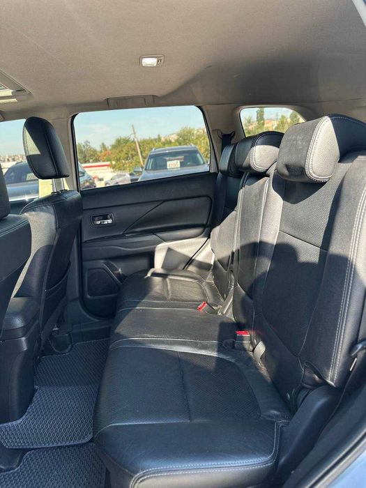 Mitsubishi Outlander 2012 2.4 газ/бензин, обмін [Перший внесок від 20%]