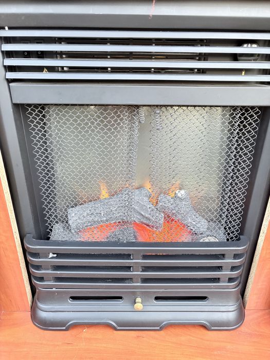 Drewniany kominek elektryczny