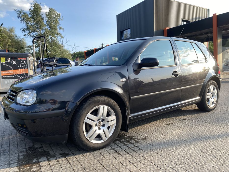 Авто Volkswagen Гольф 4