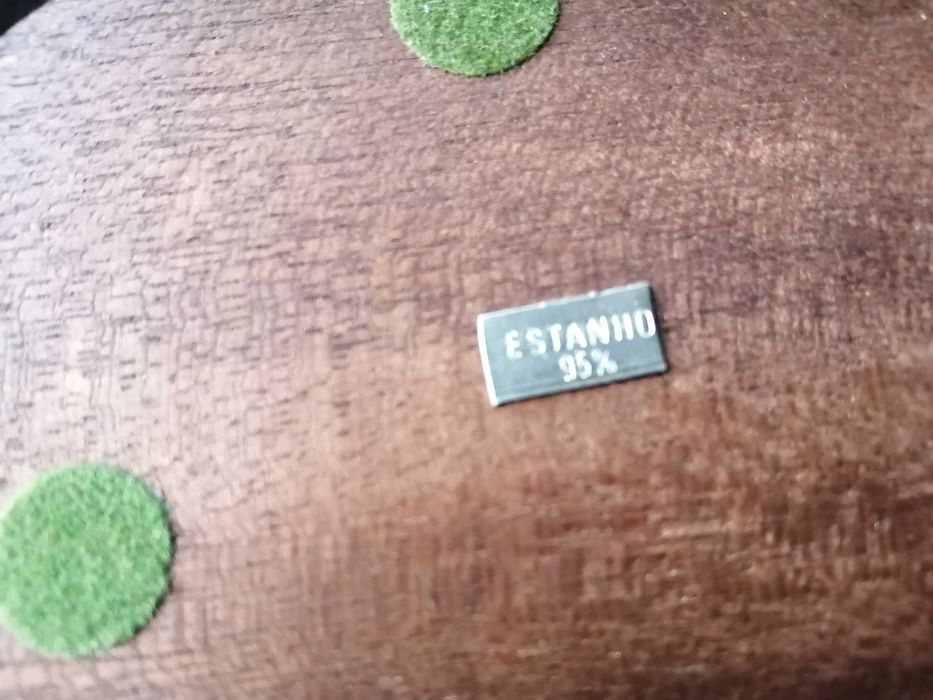 Miniatura Lexus em estanho