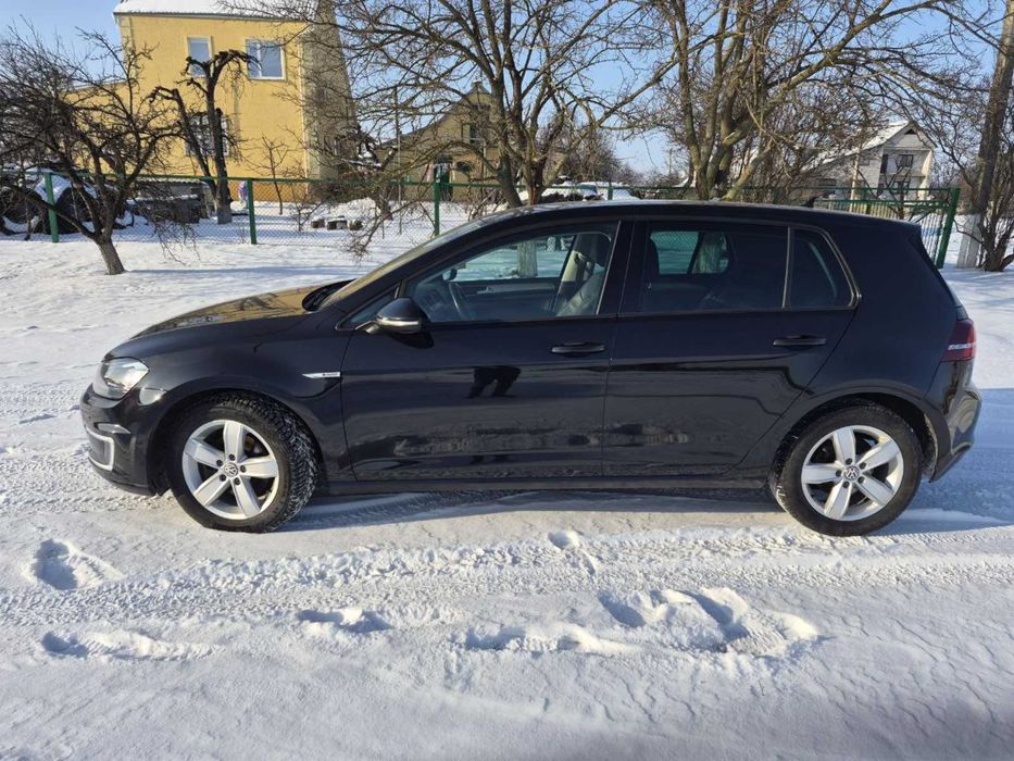 Продам Volkswagen e-Golf