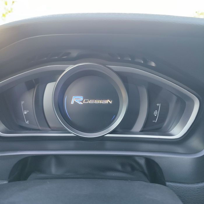 Volvo V40 R design