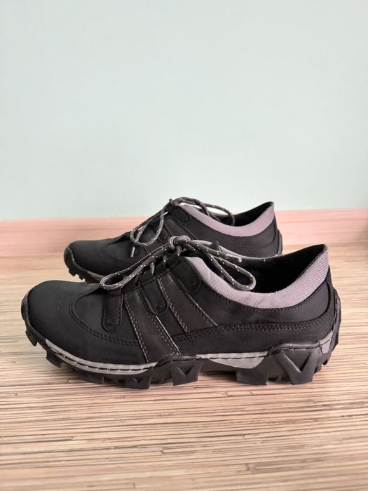 Czarne skórzane buty trekkingowe/ trapery
