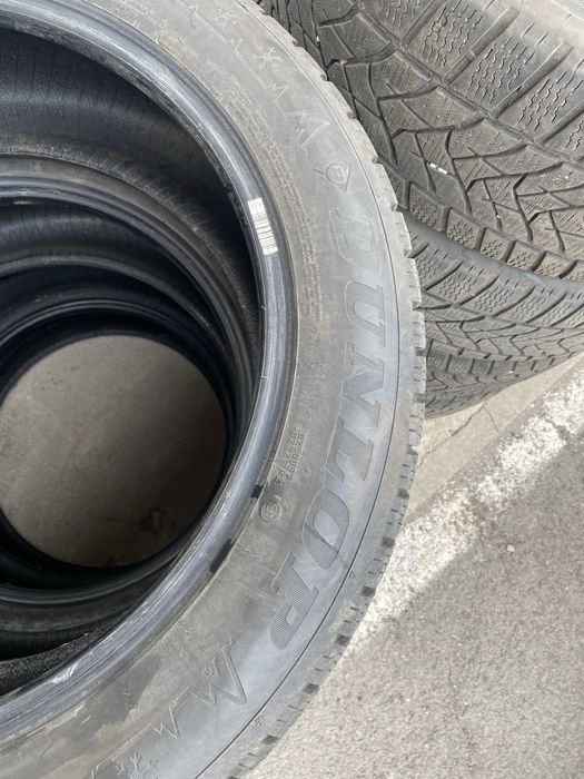 Зимові шини Dunlop 235/55/19