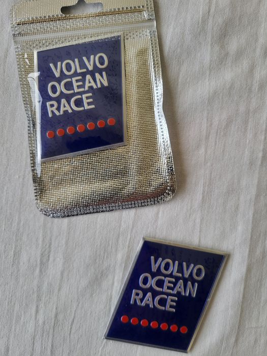 Aluminiowe naklejki ozdobne do Volvo – NOWE, styl premium!