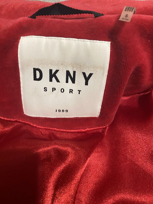 Куртка женская зимняя р. S DKNY