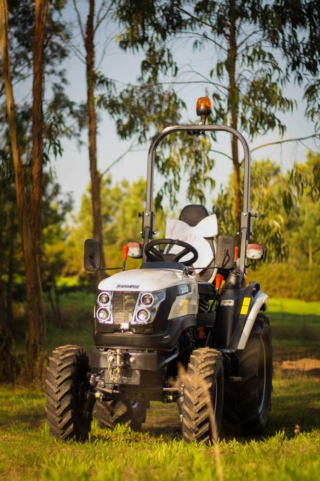 Trator Solis 26XL SNOW (Novo) C/5 Alfaias Incluídas***CAMPANHA AUTUMN BREEZE***