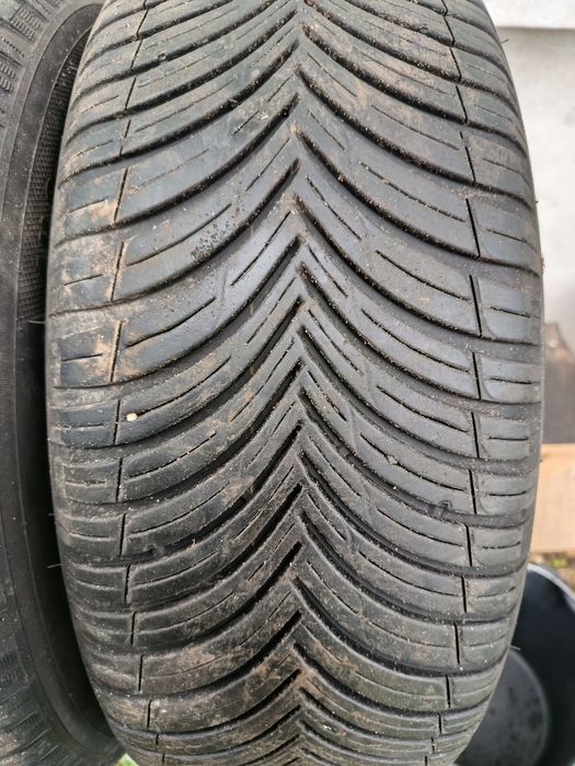 Sprzedam opony wielosezonowe