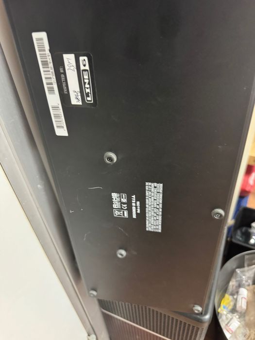 Line 6 Amplifi 150 with remote control