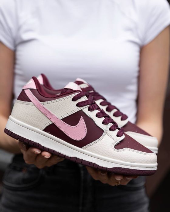 Nike SB Dunk Low Cherry Beige