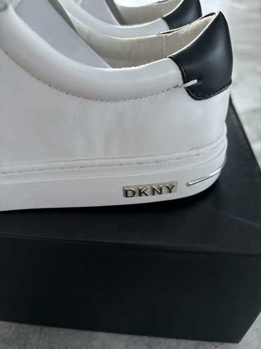 Buty damskie firmy DKNY