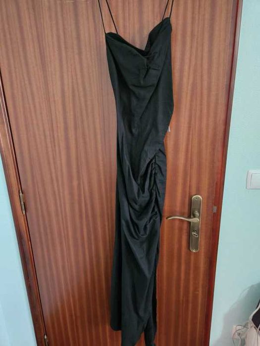 Vestido NOVO preto justo em linho