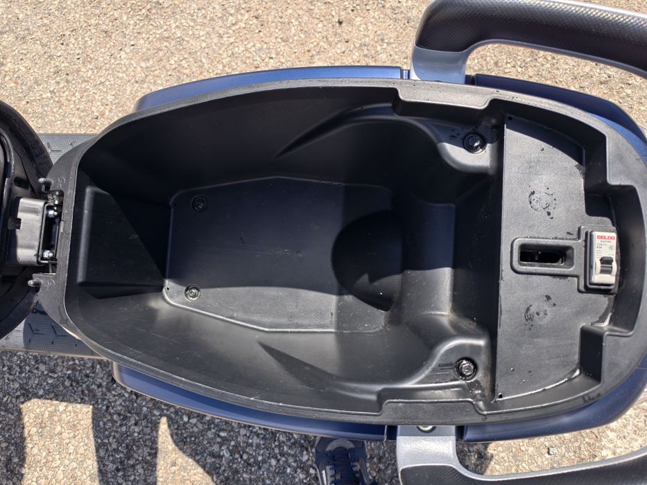 Scooter elétrico equivalente 50cc Yadea e8s