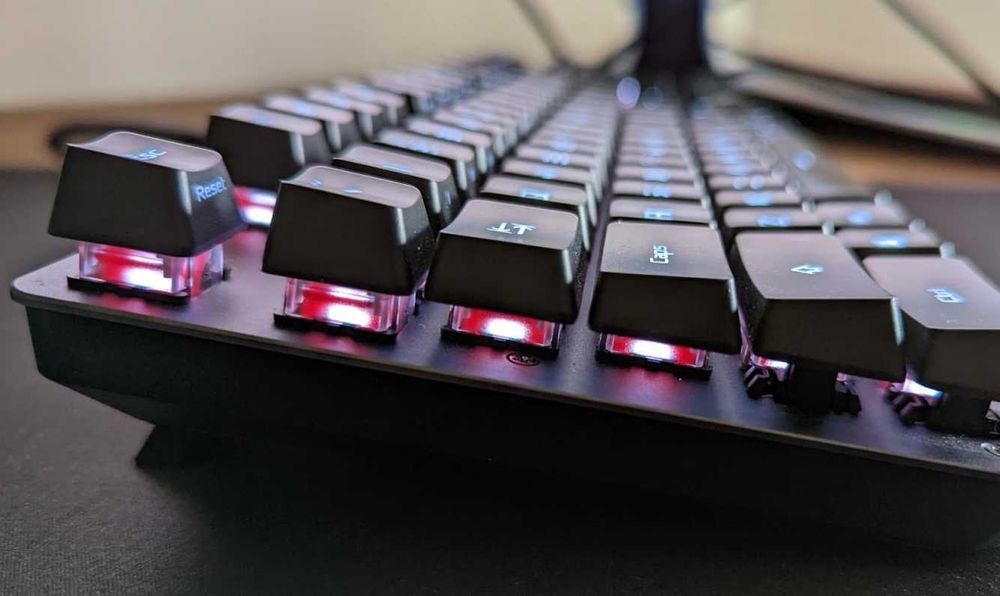 Asus ROG Strix Scope RX Red