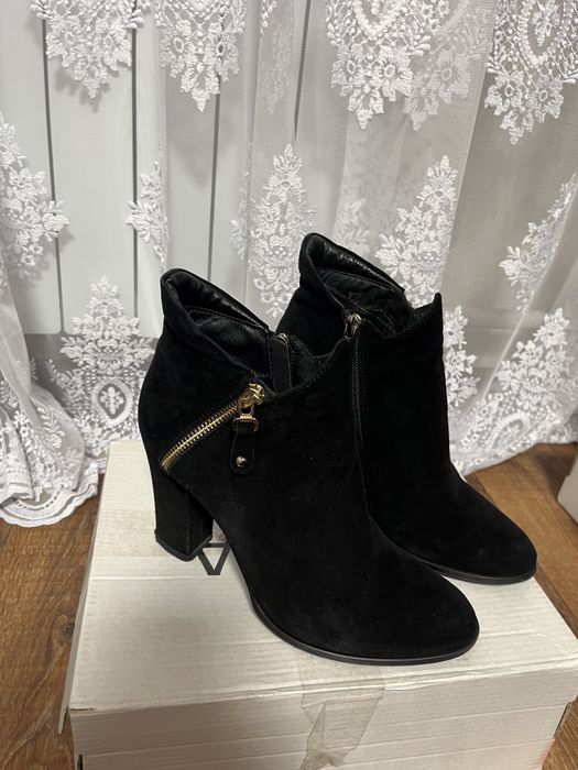 Жіноче взуття.бутільйони , черевички.