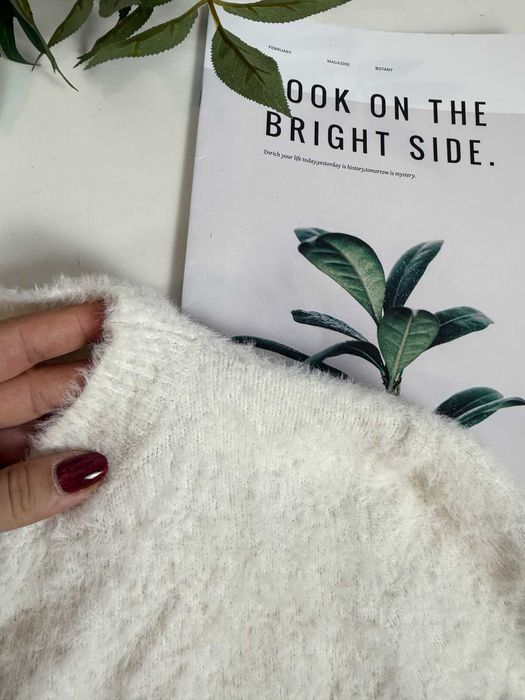 Biały puszysty mięciutki sweter soft & cozy ecru
