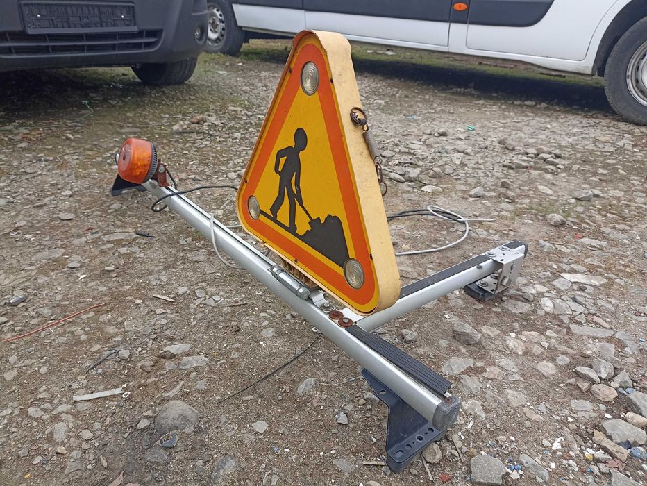 Znak drogowy led  belka -kogut.