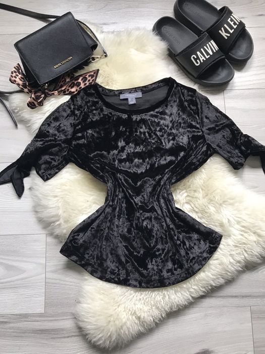 Primark bluzka czarna delikatny material z rozcieciami na rekawie XS S