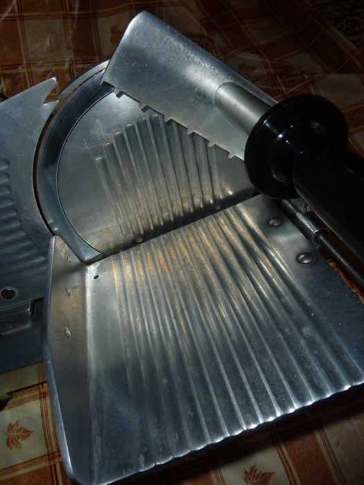 OKAZJA! Krajalnica elektryczna  SARO model GDF 250